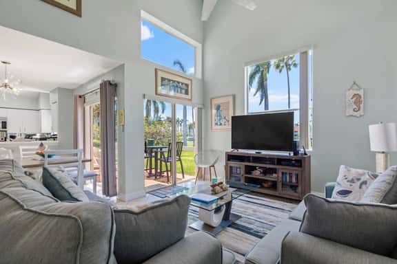 St Pete Isla Vista Verde North Mirada Townhome 3/2 TH-21 - Image 1