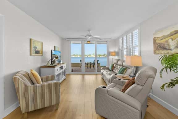 Waterfront Bliss at Bahia Vista 15-172 – Stunning Bay Views! - Image 1