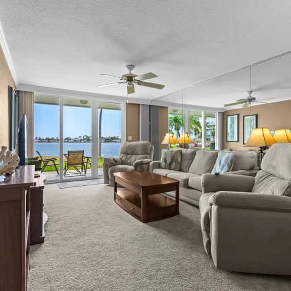Bahia Vista Ground Floor 2 Bedroom 131 - Image 1
