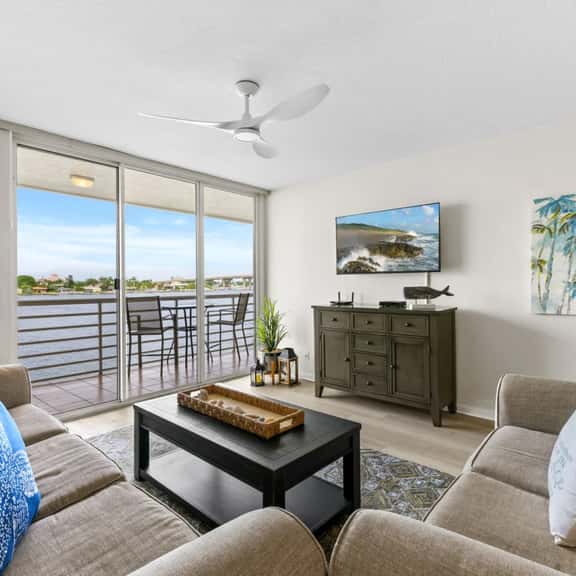 Bahia Vista Island Sunset Beauty 14-360: Your Front-Row Seat to Waterfront Living - Image 1