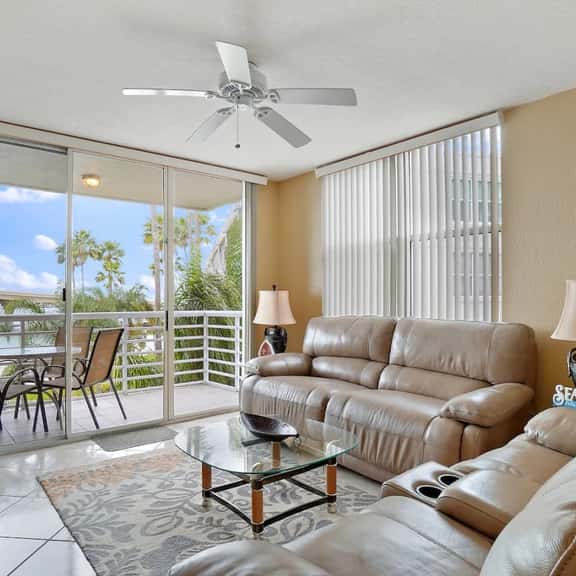 Bayfront Bahia Vista 9-424 w/ Balcony, Pool & Minutes to St. Pete Beach - Image 1