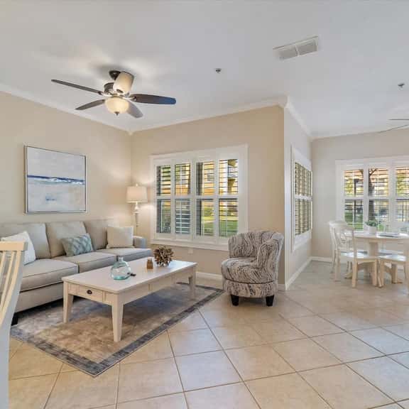 Beachway One Bedroom Paradise: Your Tranquil - Image 1
