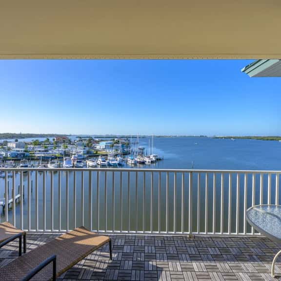 Boca Ciega Bay Resort – Top Floor Condo with Stunning Bay Views - Image 1