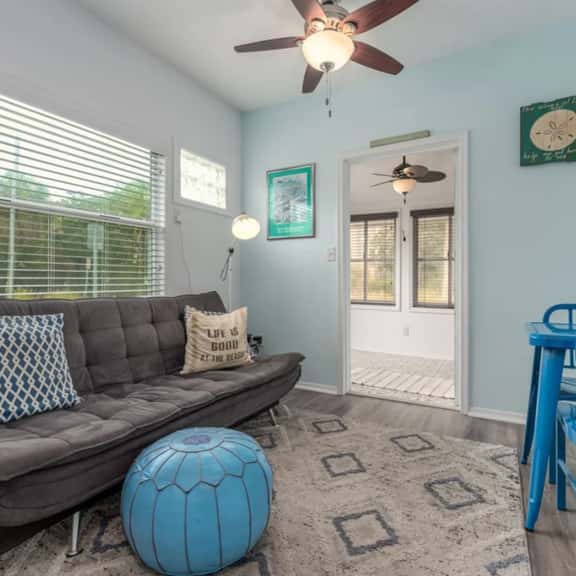 Rock Lobster 2 | Beachside Cottage in Treasure Island FL – Steps to Beach & John’s Pass - Image 1
