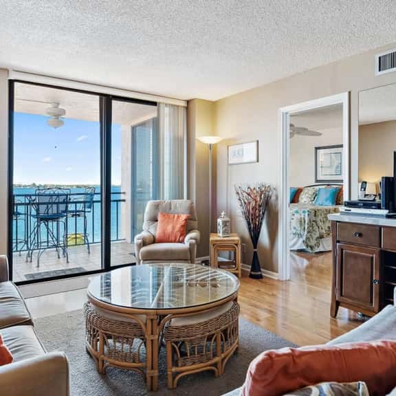 St Pete Isla Casa B-507 1/1.5 Bath Beautiful! - Image 1