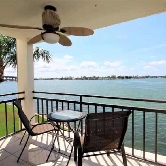 St Pete Isla Del Sol Casa G-207 Bay Front 2/2 - Image 1