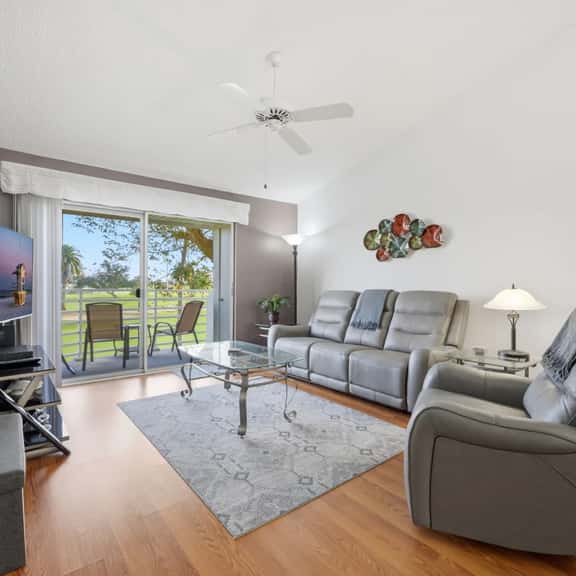St Pete Vista Verde East 3-223 Spectacular Unit! - Image 1