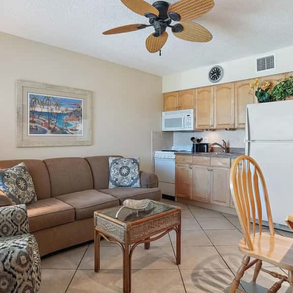 TB10: Beautiful Madeira Beach 1 Bedroom 2nd Floor - Image 1