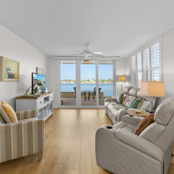 Waterfront Bliss at Bahia Vista 15-172 – Stunning Bay Views! - Image 1