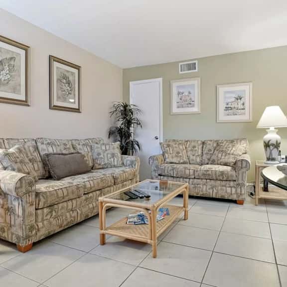 Waves 16: Chic 1BR Condo Steps from St. Pete Beach with Pool Access - Image 1