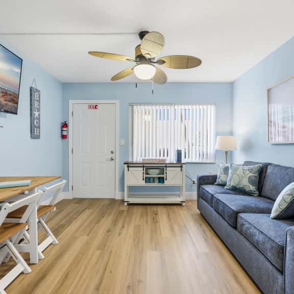 Ground-floor condo, Tropic Breeze, Heated Pool - Image 1