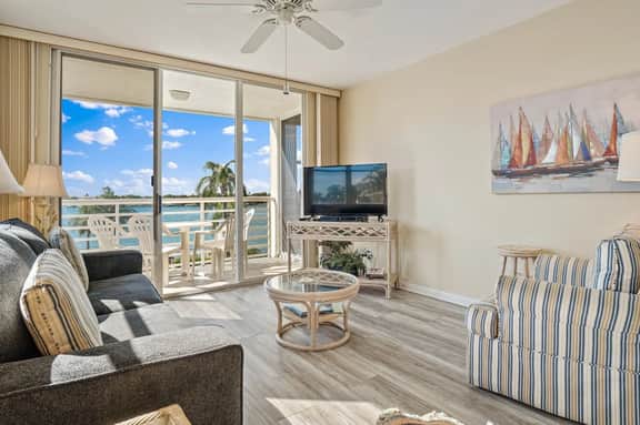 Bahia Vista 10-425 | Waterfront Condo with Balcony Views Near St. Pete Beach - Image 2