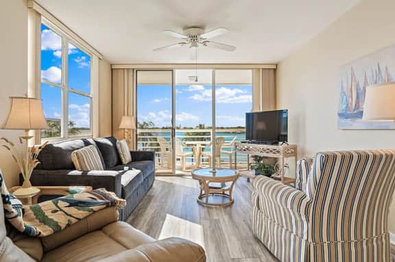 Bahia Vista 10-425 | Waterfront Condo with Balcony Views Near St. Pete Beach - Image 3
