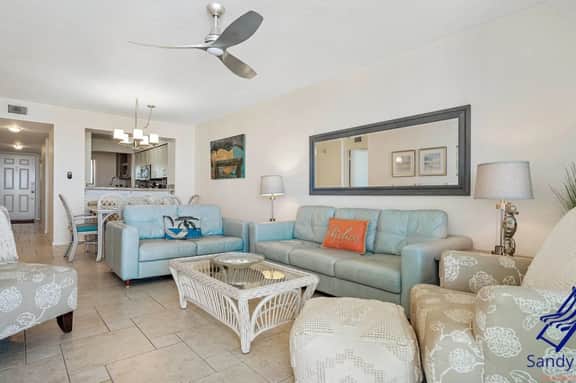 Bahia Vista 12-442: 4th-Floor Isla Del Sol Condo with Bay & Don CeSar Views - Image 4