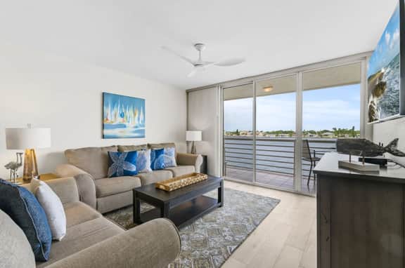 Bahia Vista Island Sunset Beauty 14-360: Your Front-Row Seat to Waterfront Living - Image 2