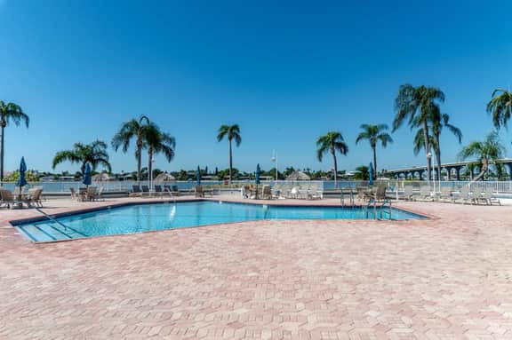 Bayfront 2BR/2BA Ground-Floor Retreat at Isla Del Sol 12-146 - Image 2