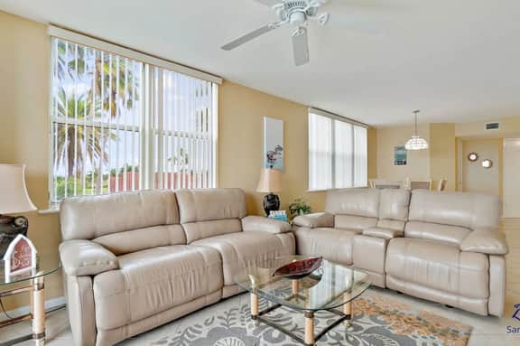 Bayfront Bahia Vista 9-424 w/ Balcony, Pool & Minutes to St. Pete Beach - Image 2