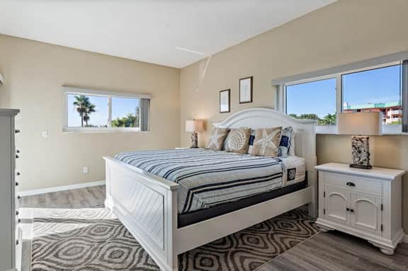 Beachfront Getaway at San Remo 207 | Renovated 3BR Condo with Pool & Gulf Views in Redington Shores - Image 4