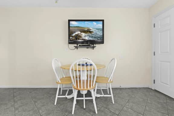 Beachy Madeira Getaway | Tropic Breeze Unit 18 – Steps to Beach, Pool Access - Image 5