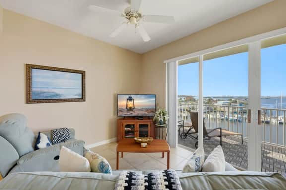 Boca Ciega Bay Resort – Top Floor Condo with Stunning Bay Views - Image 5