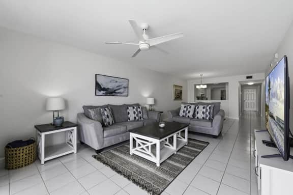 Club Bahia 15-469 Isla Del Sol Bayfront Unit - Image 2