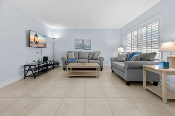 Coastal Comfort at The Waves – Steps from St. Pete Beach 🌊☀️ - Image 2