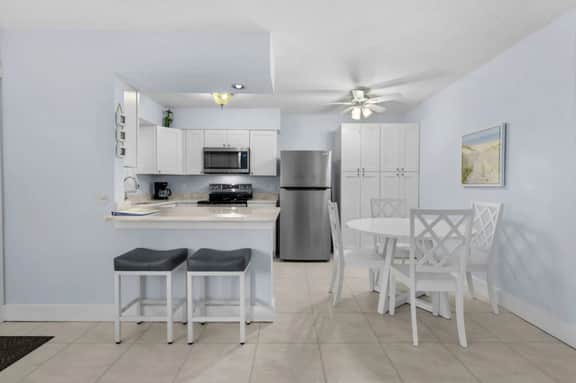 Coastal Comfort at The Waves – Steps from St. Pete Beach 🌊☀️ - Image 5