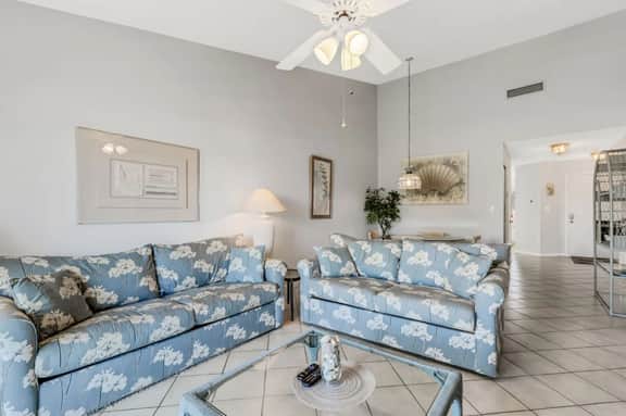 Corner Unit 2BR/2BA Condo – Vista Verde East 3-219, Isla Del Sol, St. Pete FL - Image 2