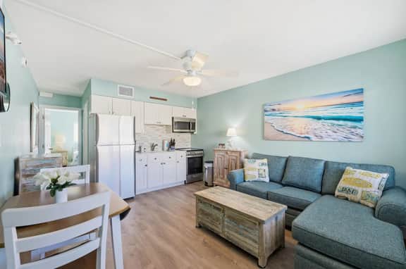 Cozy Ground-Floor Retreat at Tropic Breeze – Walk to Madeira Beach! - Image 3