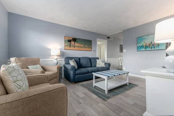 Friendly Native Retreat: 2BD|1BR| Walk to Beach! - Image 2
