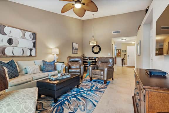 Gorgeous Updated 2 Bedroom Vista Verde West Lake View Unit 2-213 - Image 2