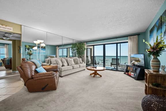 Gulf-Front 2BR Corner Condo in Indian Rocks Beach – 9th Floor, Heated Pool, & Tennis Courts - Image 3