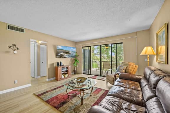 Island Escape at La Puerta 4-231 St Pete 2nd Floor Condo - Image 3