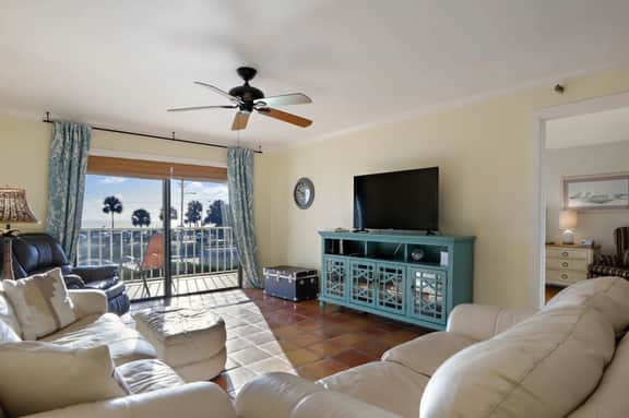 La Coquina 105 – Beachside 2BR/2BA Condo Retreat | Steps to Gulf, Pool & Sunsets - Image 5
