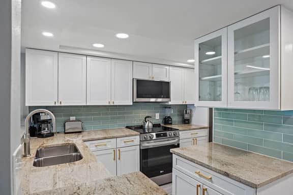 Land's End 11-206: Newly Remodeled 2BD/2BA - Image 2