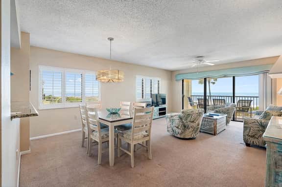 Land's End 11-401: Gulf Front Paradise - 2BD/2BA, - Image 4