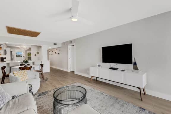 Luxury Bay Front Condo – 2BD 2BA | Unit 14-563 with Stunning Water Views - Image 4