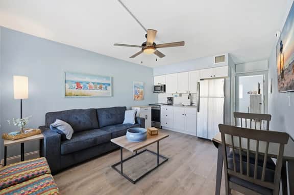 Madeira Beach Getaway – Tropic Breeze 7 Pool View Condo - Image 2