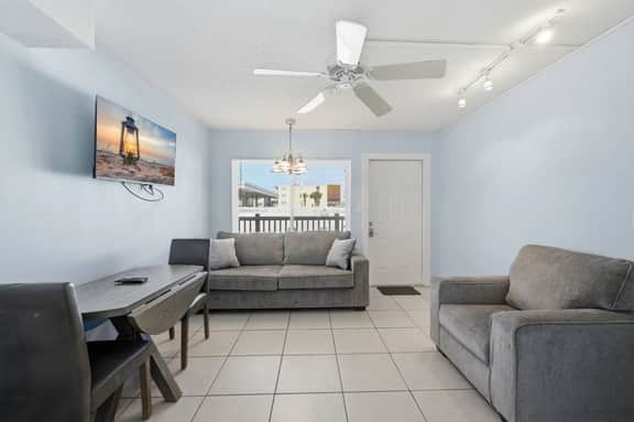 Madeira Beach| Tropic Breeze Unit 6| Ground Floor| - Image 2