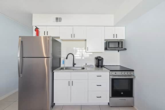 Madeira Beach| Tropic Breeze Unit 6| Ground Floor| - Image 5