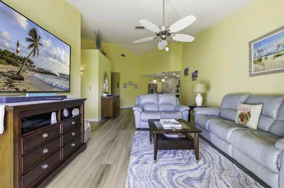 Peaceful Island Escape – Vista Verde 2-212 with Pond Views & Modern Comfort - Image 4