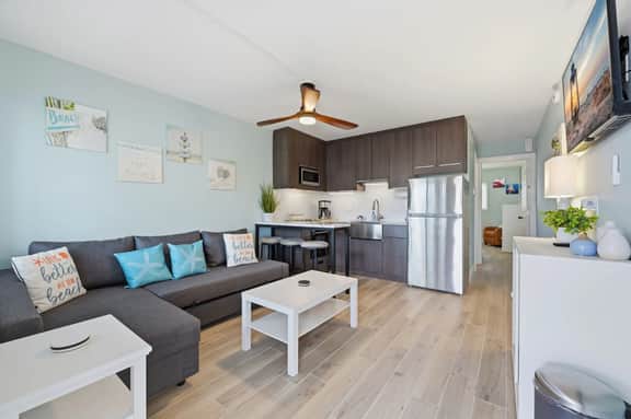 Relax at Ground Floor Tropic Breeze 1 | Steps to Madeira Beach - Image 5