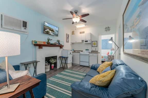 Rock Lobster 1 | Cozy Beach Cottage Steps from Treasure Island Beach & John’s Pass - Image 3