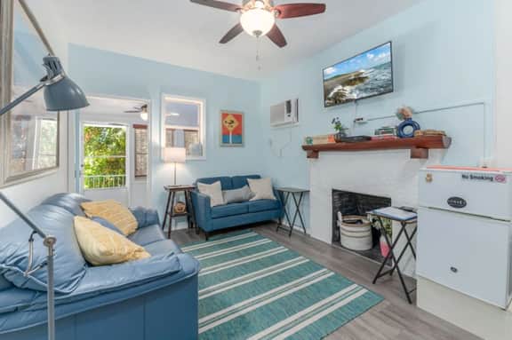Rock Lobster 1 | Cozy Beach Cottage Steps from Treasure Island Beach & John’s Pass - Image 2