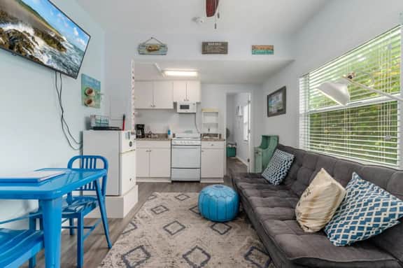 Rock Lobster 2 | Beachside Cottage in Treasure Island FL – Steps to Beach & John’s Pass - Image 2
