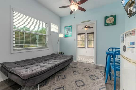 Rock Lobster 2 | Beachside Cottage in Treasure Island FL – Steps to Beach & John’s Pass - Image 3