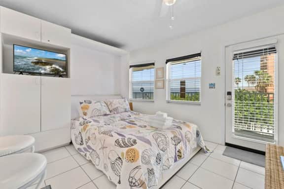 Sea Rocket 24: Second Floor Beachside Retreat - Image 3