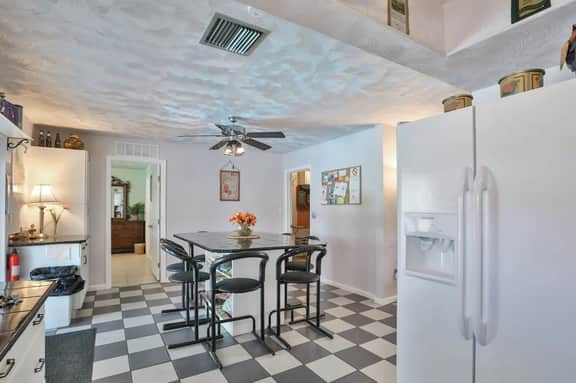Seminole Comfort: Private Pool Home - 3BD/2BA - Image 5