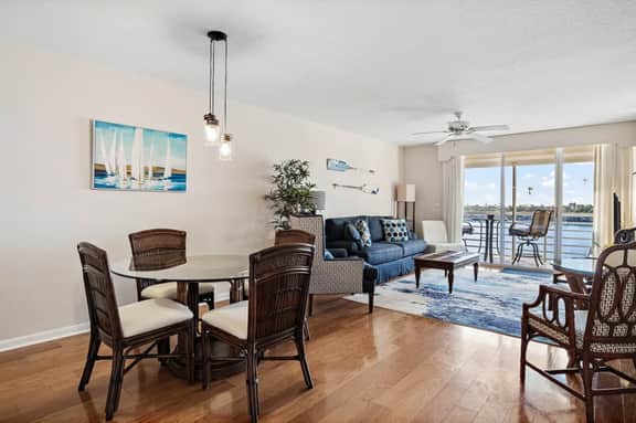 St Pete Isla Bahia Vista 14-562 2/2 Amazing View! - Image 4
