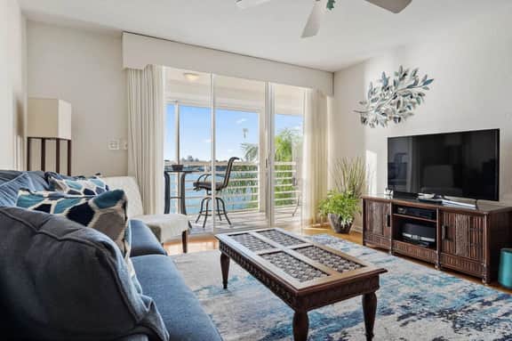 St Pete Isla Bahia Vista 14-562 2/2 Amazing View! - Image 3